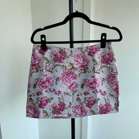 NWT Floral Two Piece Set - Picture 6 of 9